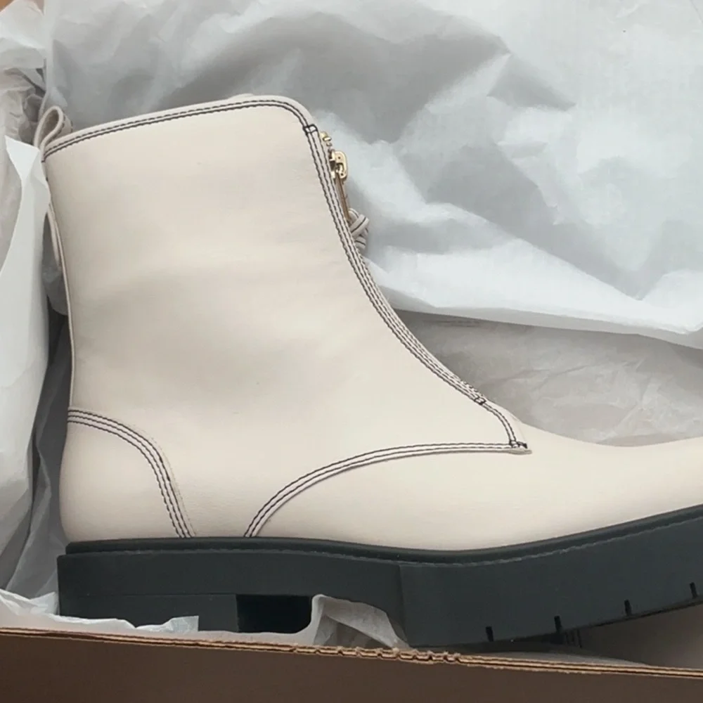 NWT Coach Liza Cream Ankle Boots with Black Soles‎ size 10B